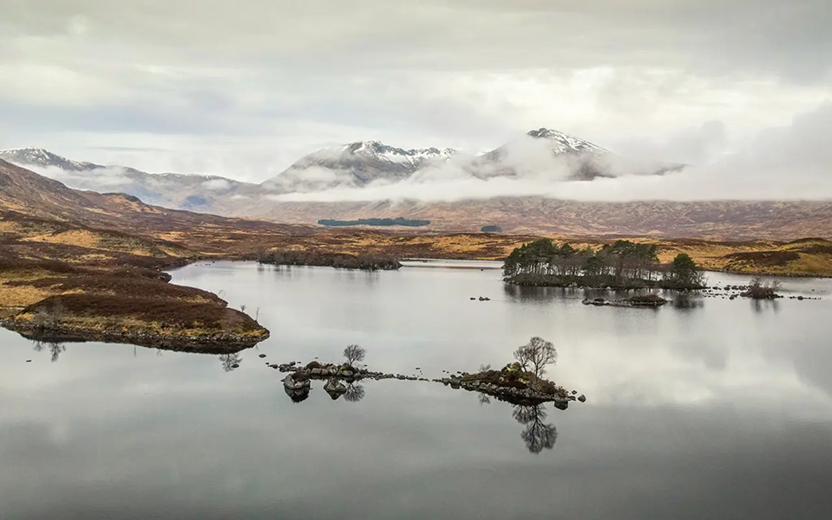 A moody Lochan na h-Achlaise in Winter