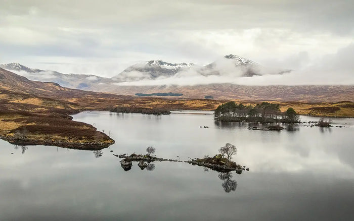 A moody Lochan na h-Achlaise in Winter